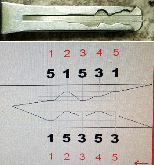 Lexus Factory Key Blade Photo